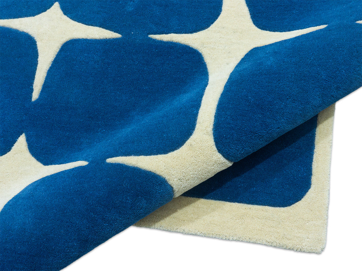 Hand Tufted Wool Rug in Cobalt Blue and Ivory – Modern Geometric Area Rug