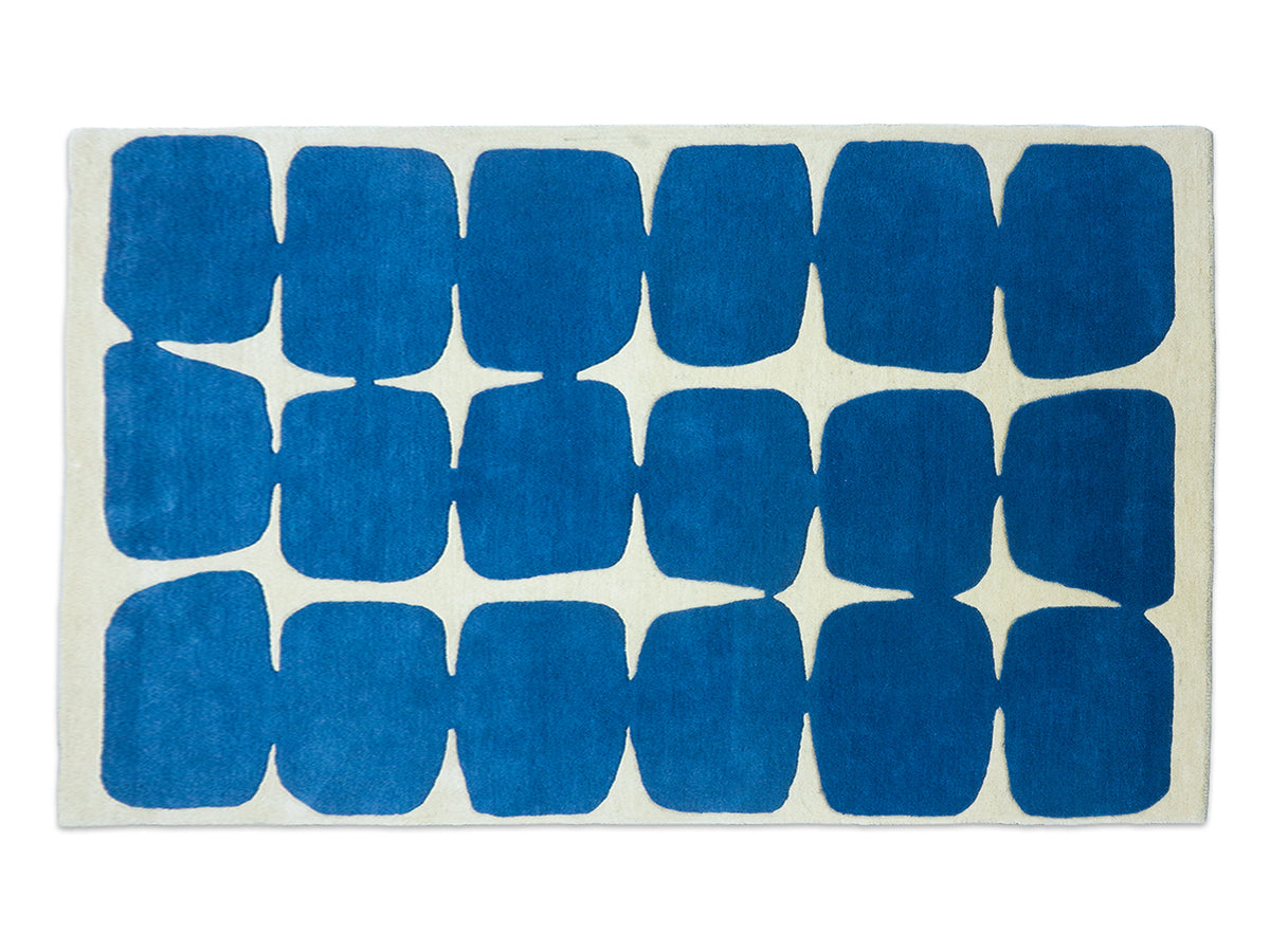 Hand Tufted Wool Rug in Cobalt Blue and Ivory – Modern Geometric Area Rug