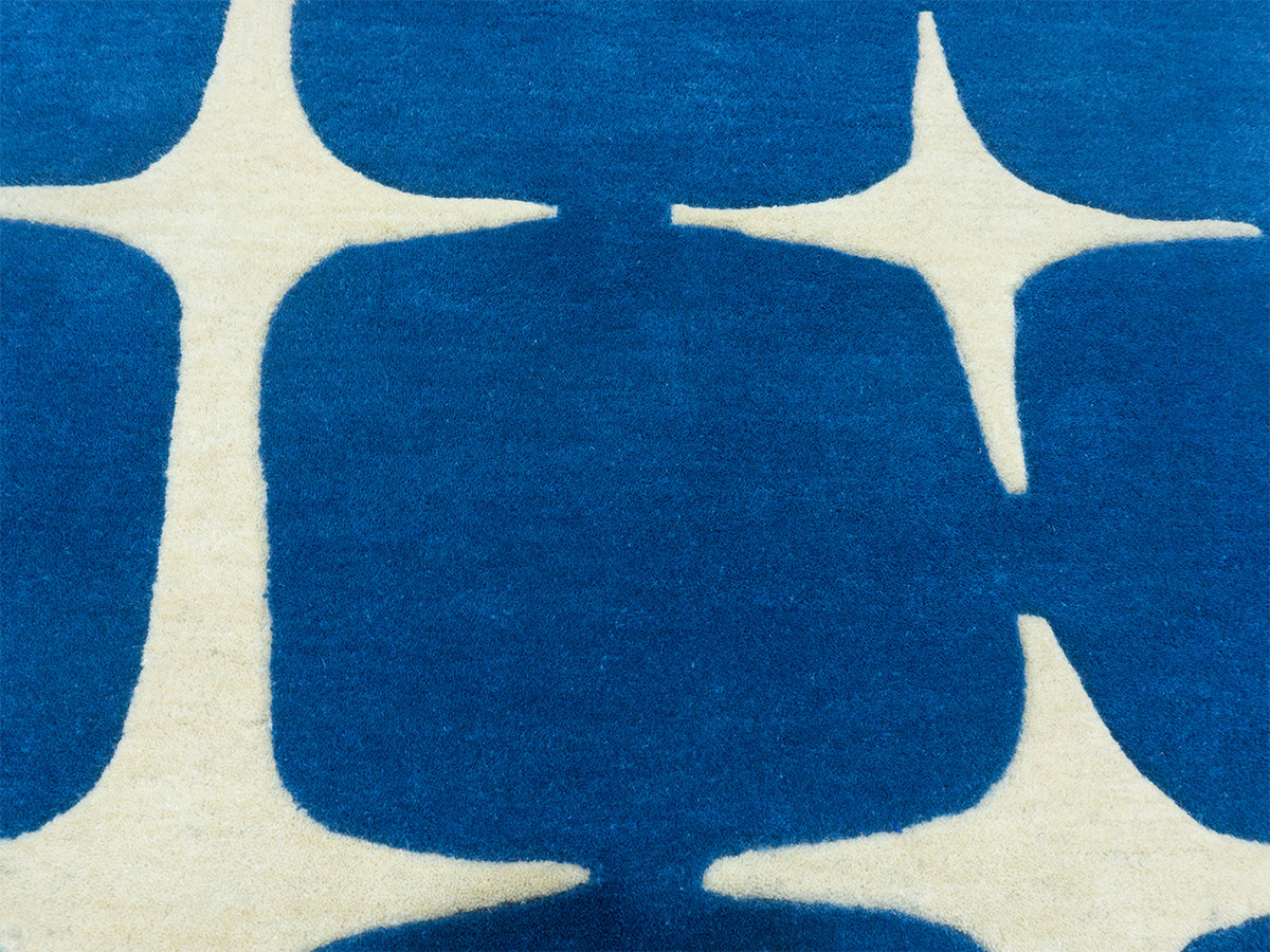 Hand Tufted Wool Rug in Cobalt Blue and Ivory – Modern Geometric Area Rug