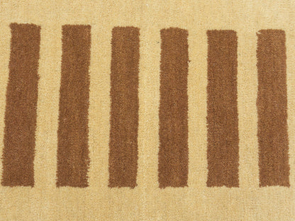Hand-tufted peach gold geometric wool area rug, modern style, made in India – photo 7
